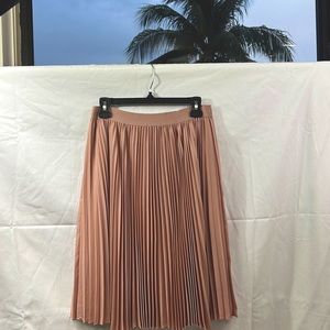 BCBG Skirt pleats elastic on waist